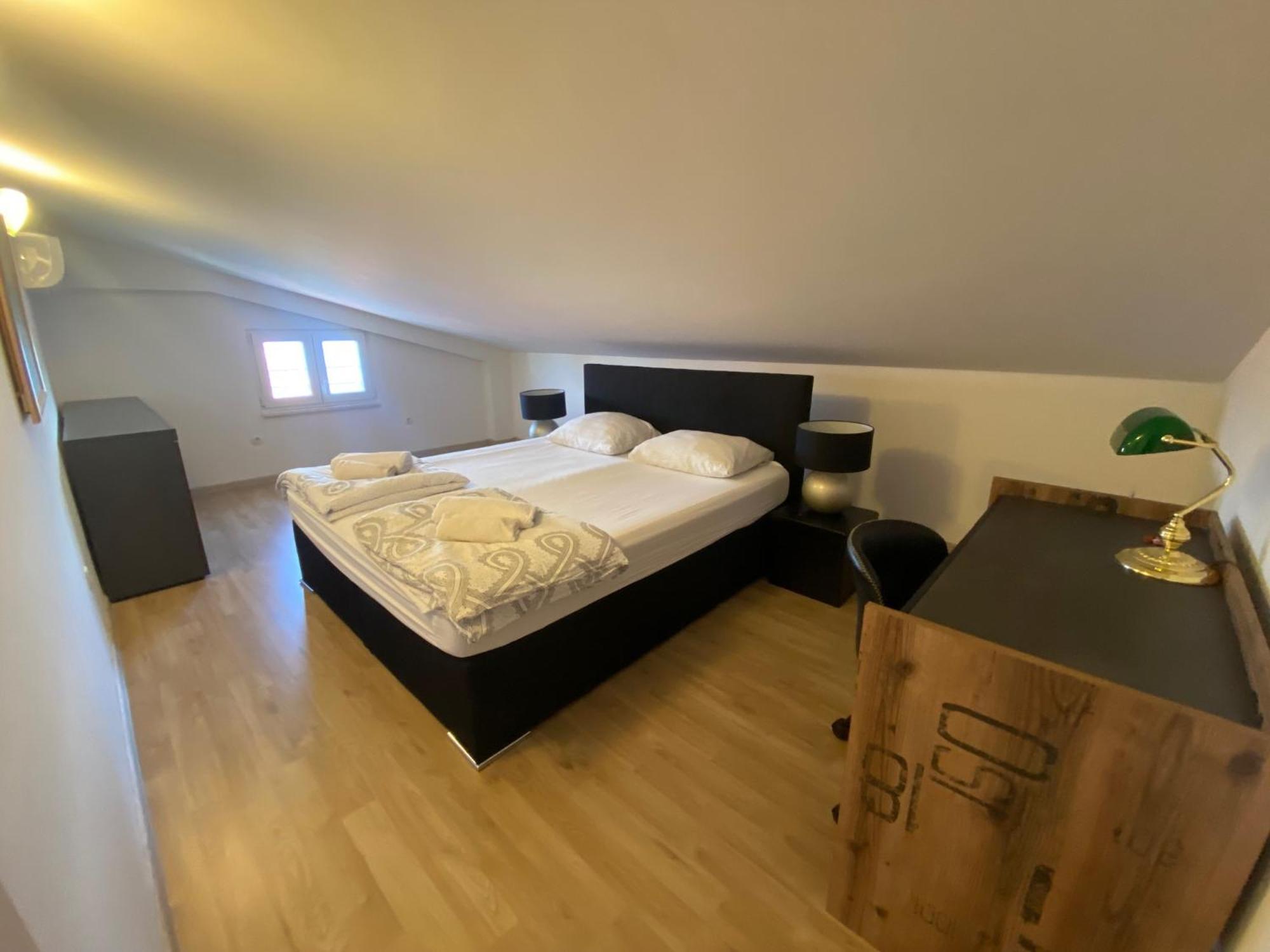 Apartmani Spaija Kaštela Esterno foto