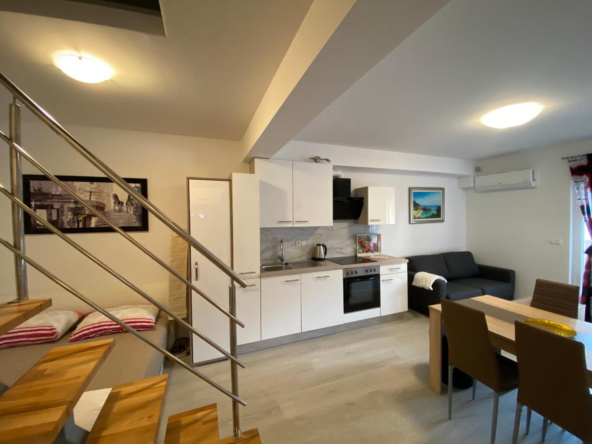 Apartmani Spaija Kaštela Esterno foto